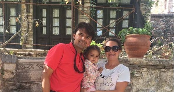 Denizhan Pekoz y su familia